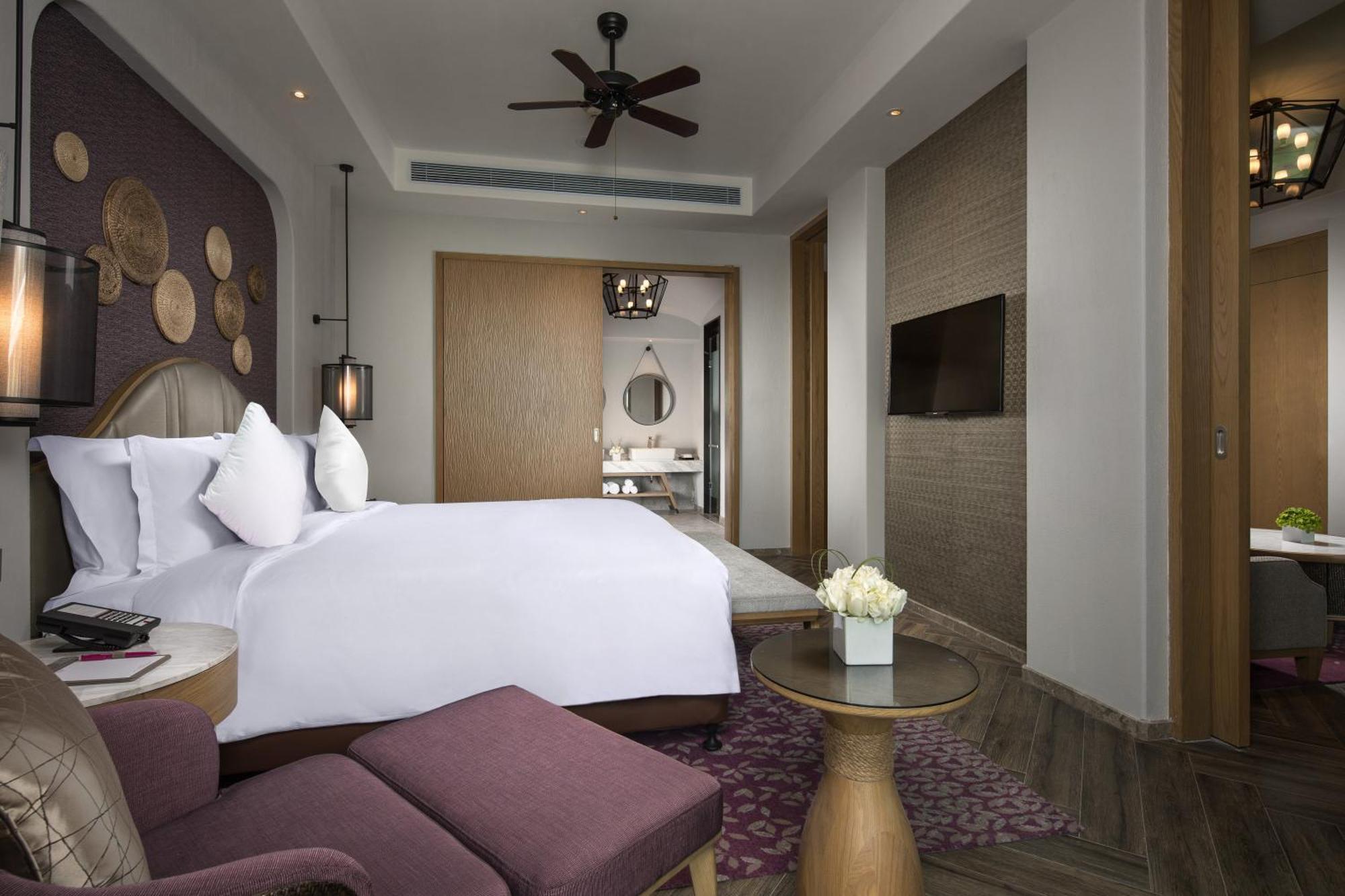 Crowne Plaza Qingdaoorientalmoviemetropolis By Ihg Hotel Ngoại thất bức ảnh