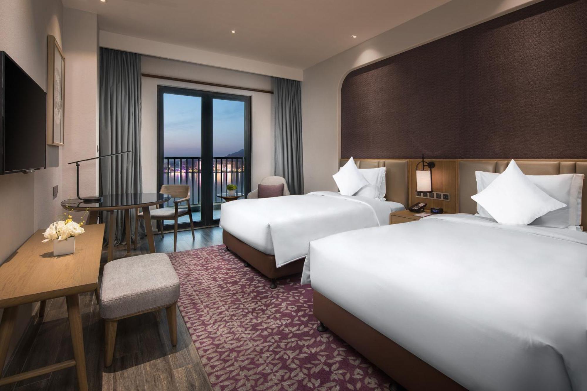 Crowne Plaza Qingdaoorientalmoviemetropolis By Ihg Hotel Ngoại thất bức ảnh