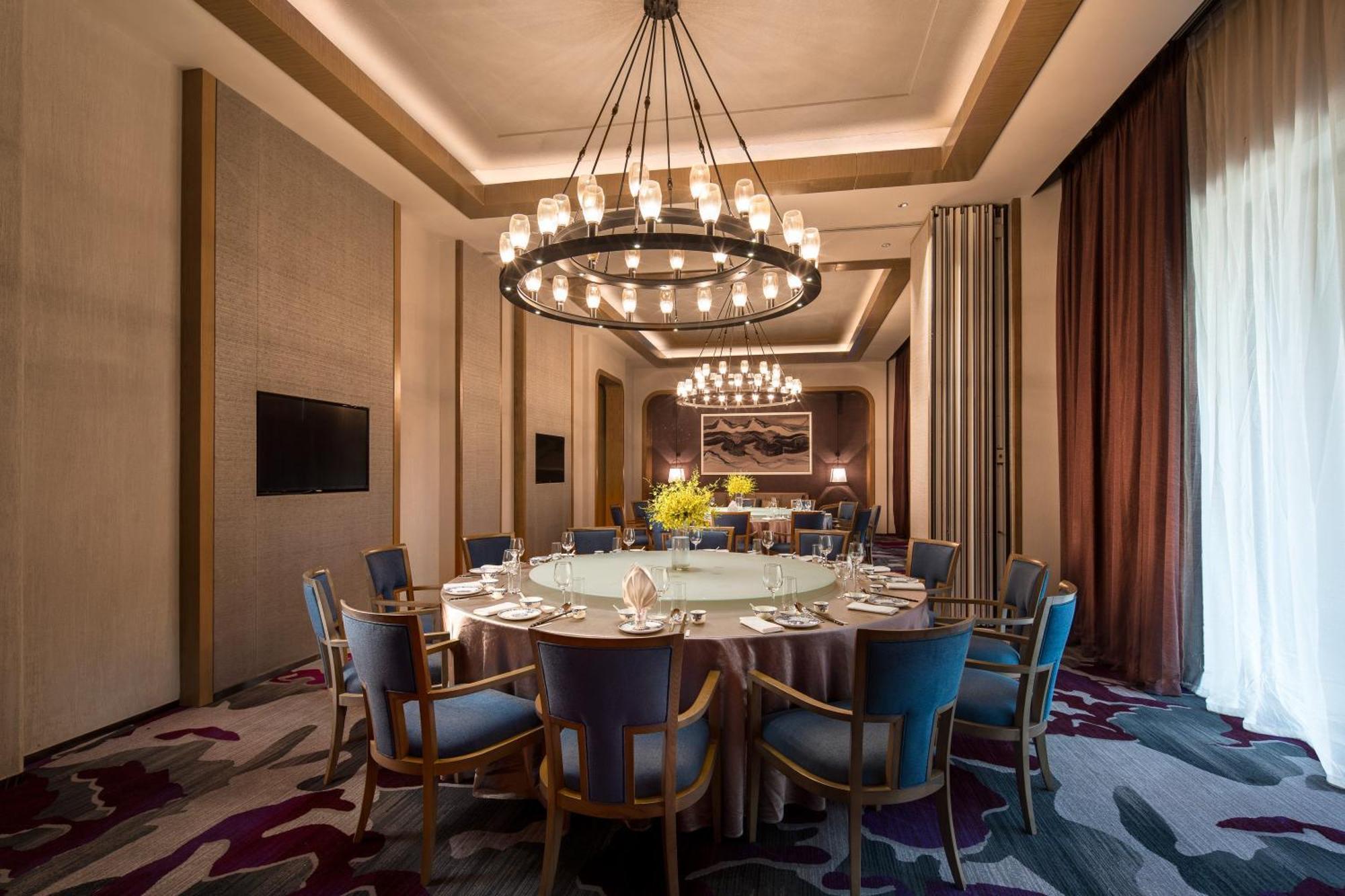 Crowne Plaza Qingdaoorientalmoviemetropolis By Ihg Hotel Ngoại thất bức ảnh