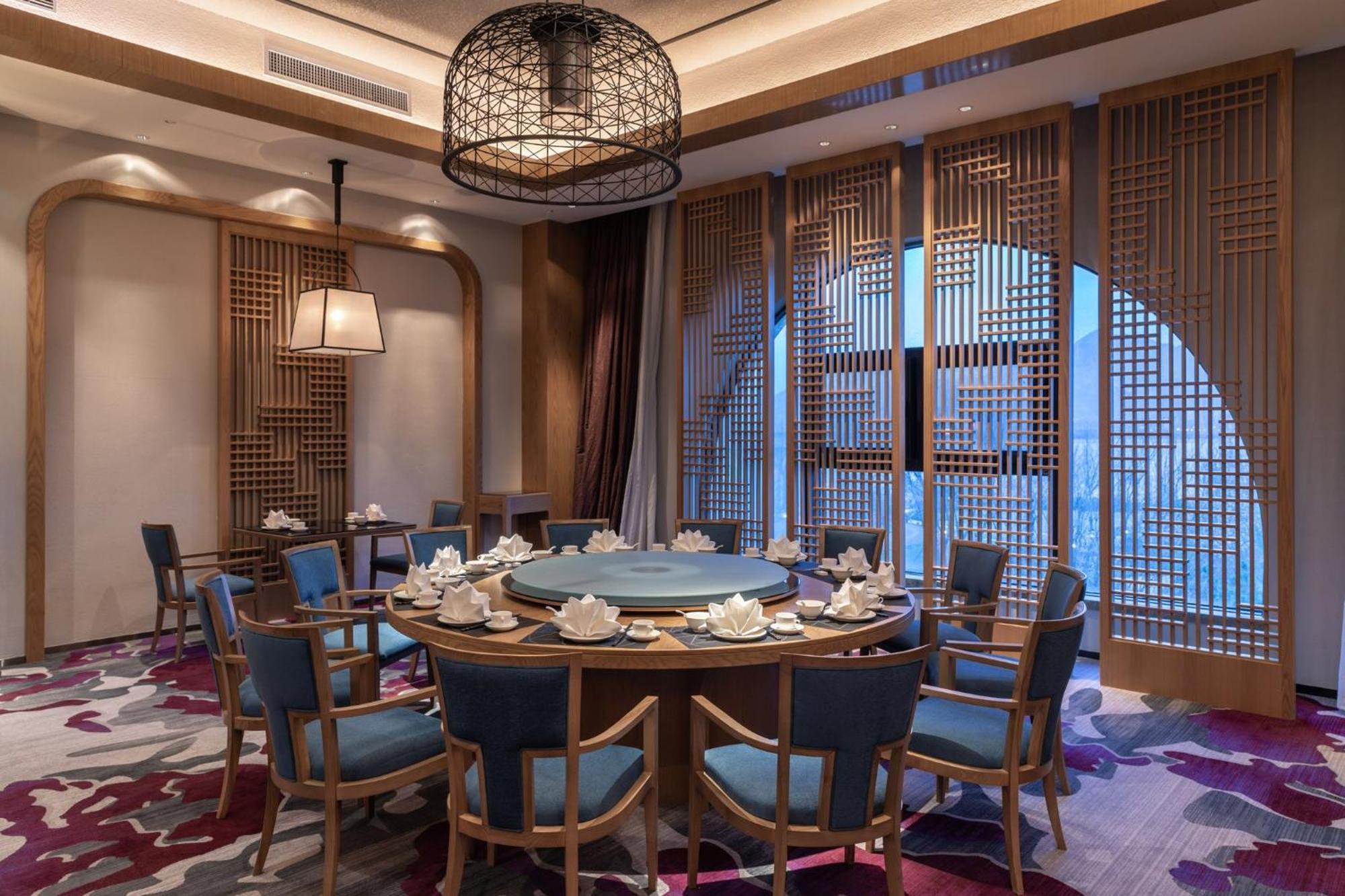 Crowne Plaza Qingdaoorientalmoviemetropolis By Ihg Hotel Ngoại thất bức ảnh