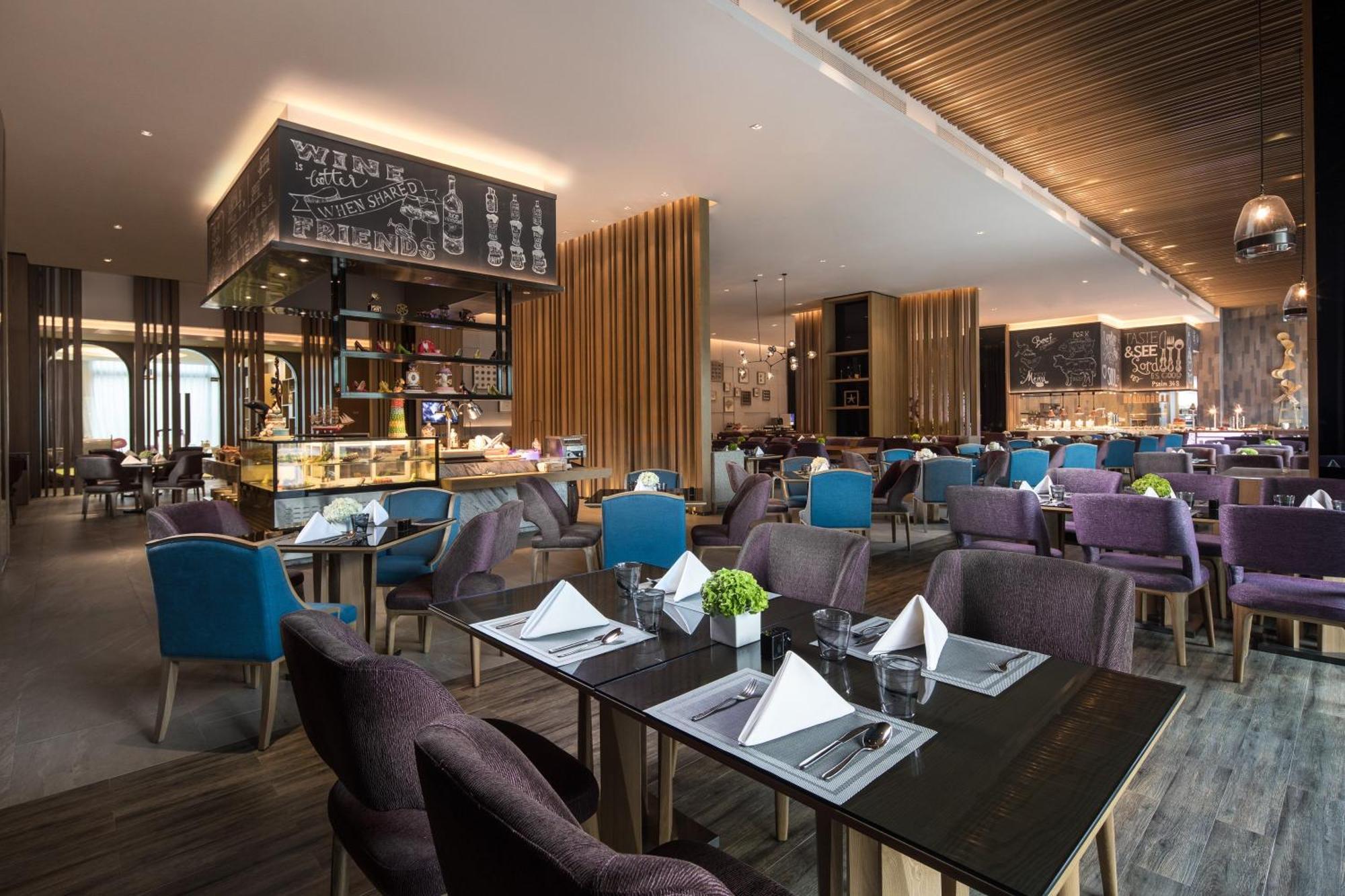 Crowne Plaza Qingdaoorientalmoviemetropolis By Ihg Hotel Ngoại thất bức ảnh